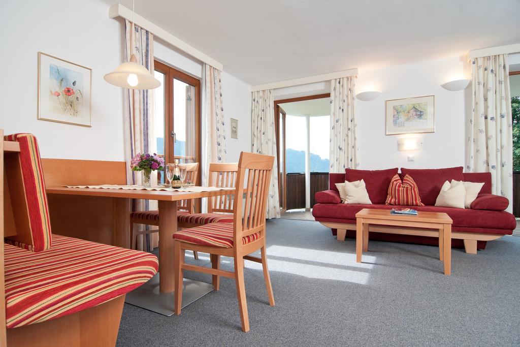 Schuetzenhof Aparthotel Sattendorf Exterior photo