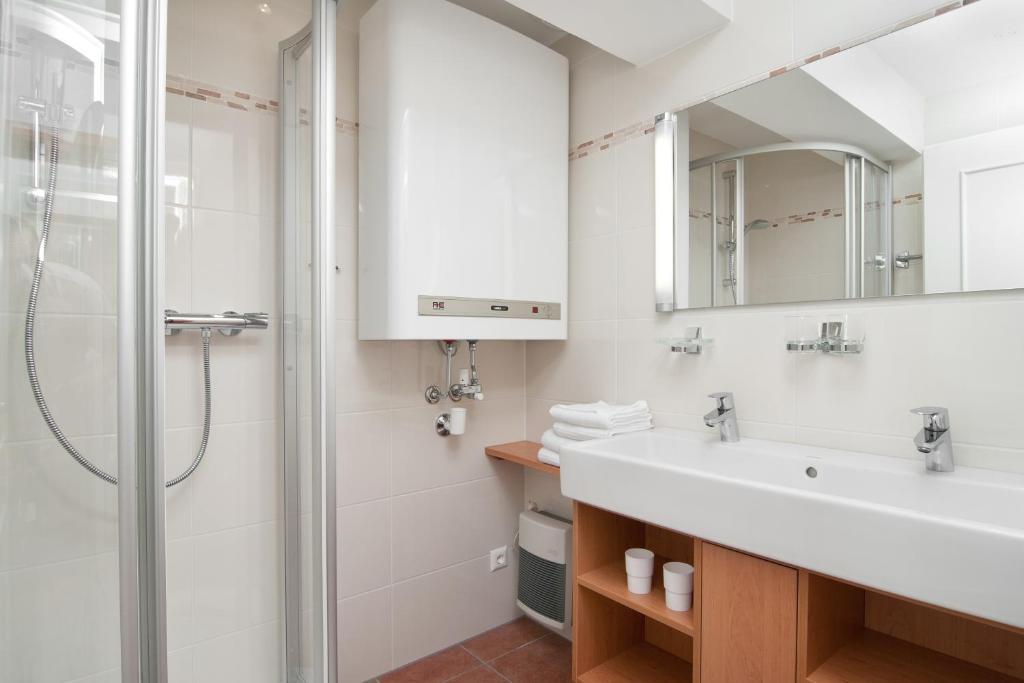 Schuetzenhof Aparthotel Sattendorf Room photo